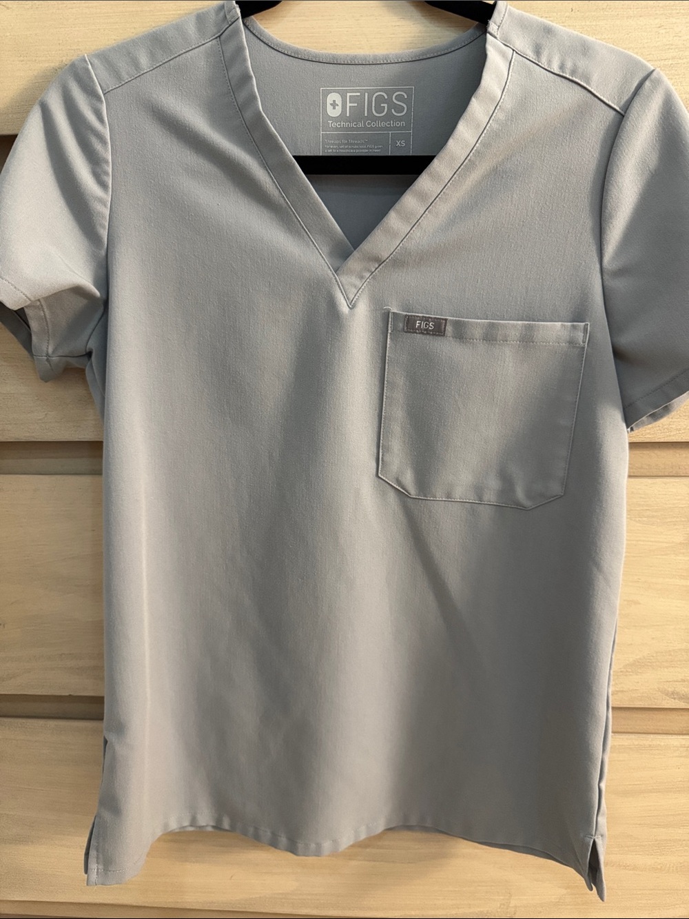 Figs Women's V-Neck Scrub Top — Light Gray